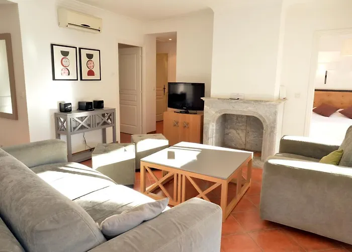 Lagrange - Le Domaine De L'eilen Villa