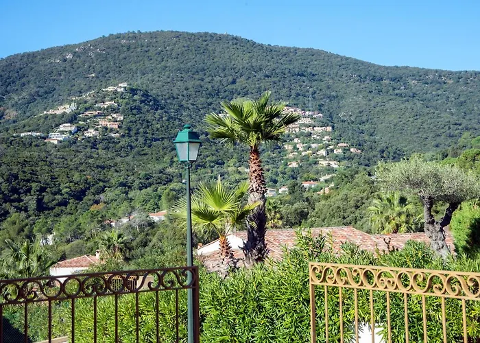 Lagrange - Le Domaine De L'eilen Villa *